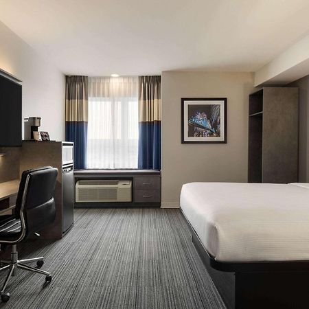 Microtel Inn & Suites By Wyndham Boisbriand Sainte-Thérèse-de-Blainville Екстериор снимка