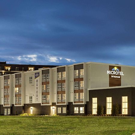 Microtel Inn & Suites By Wyndham Boisbriand Sainte-Thérèse-de-Blainville Екстериор снимка