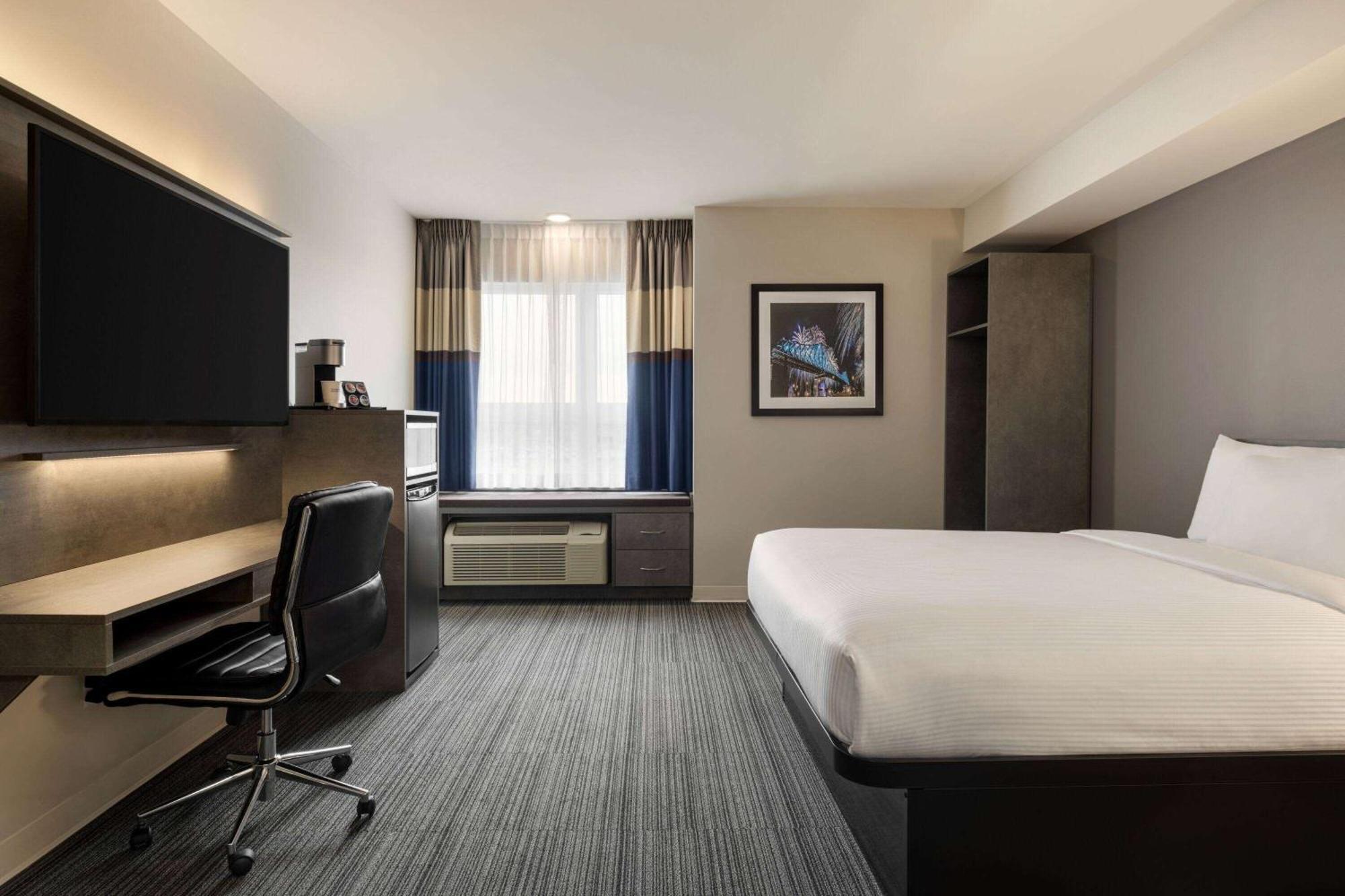 Microtel Inn & Suites By Wyndham Boisbriand Sainte-Thérèse-de-Blainville Екстериор снимка