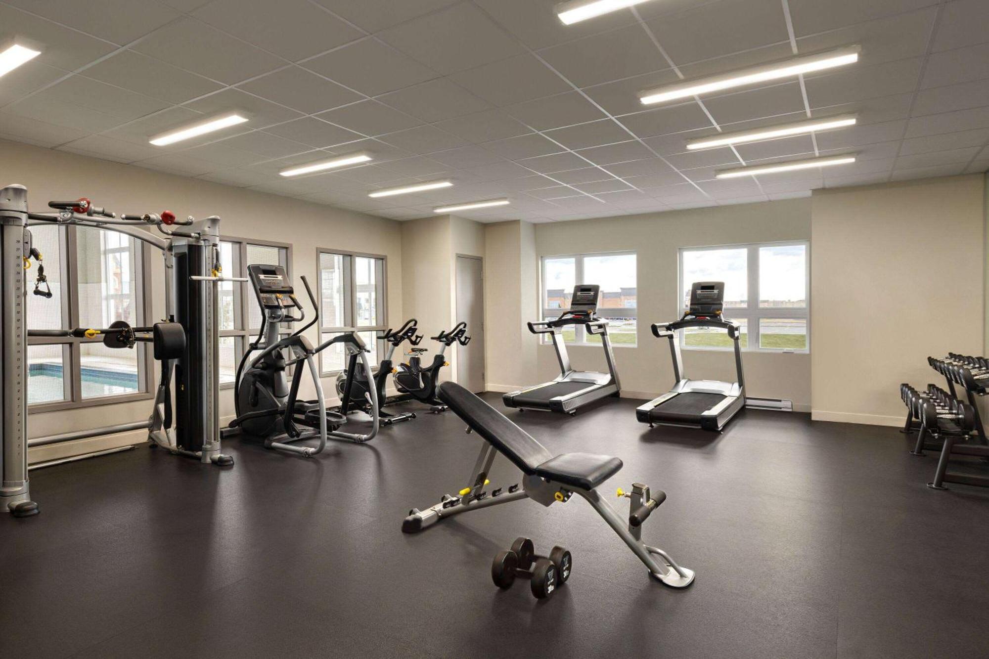Microtel Inn & Suites By Wyndham Boisbriand Sainte-Thérèse-de-Blainville Екстериор снимка