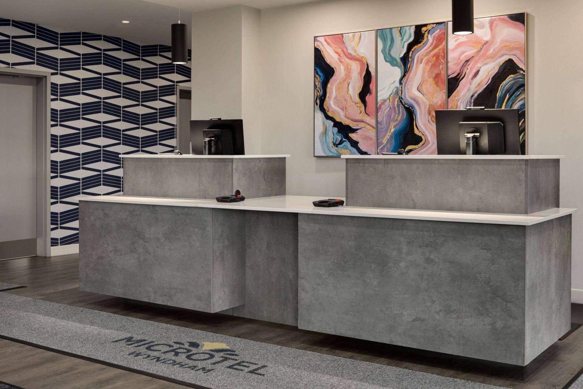 Microtel Inn & Suites By Wyndham Boisbriand Sainte-Thérèse-de-Blainville Екстериор снимка