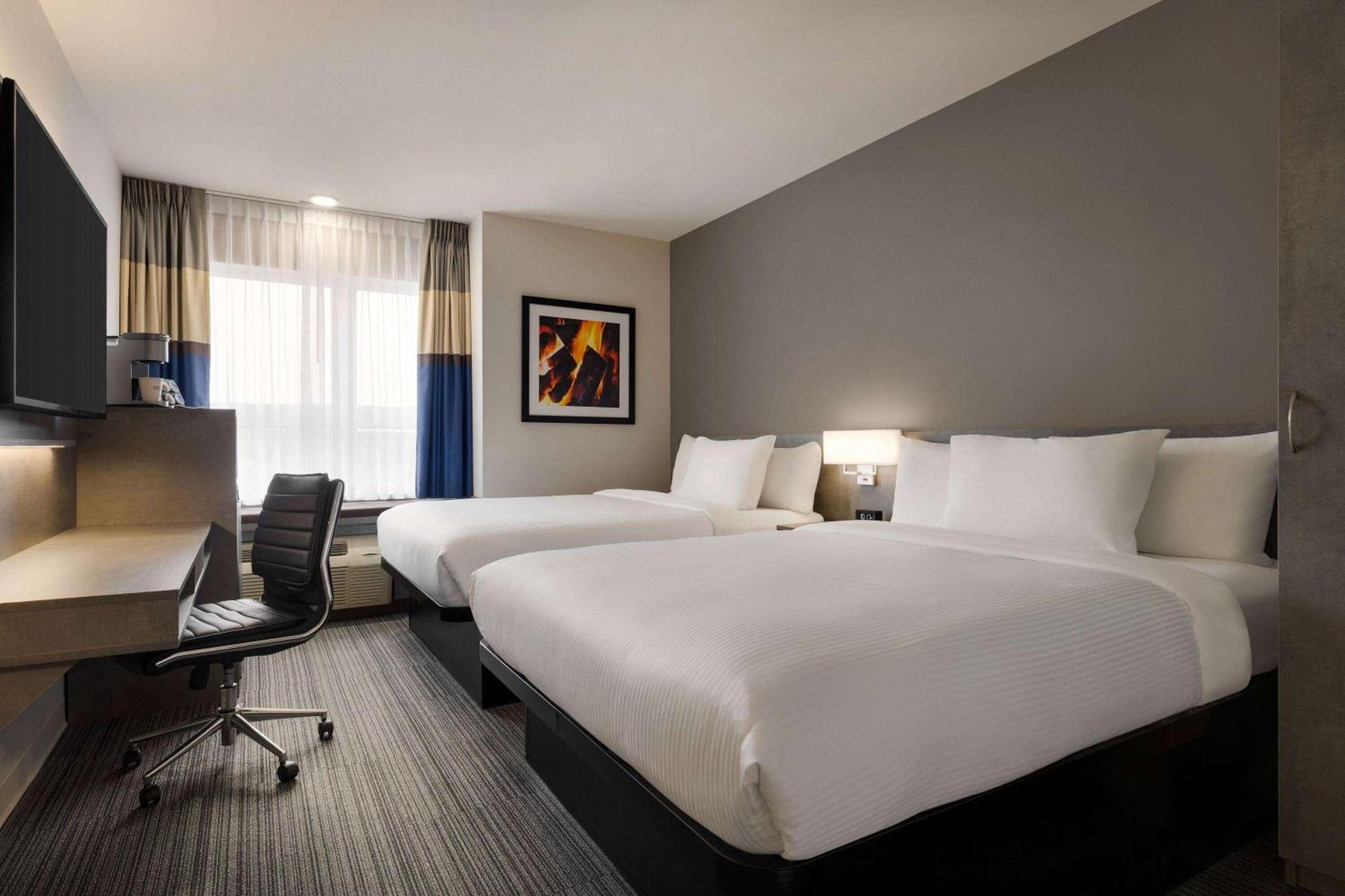 Microtel Inn & Suites By Wyndham Boisbriand Sainte-Thérèse-de-Blainville Екстериор снимка