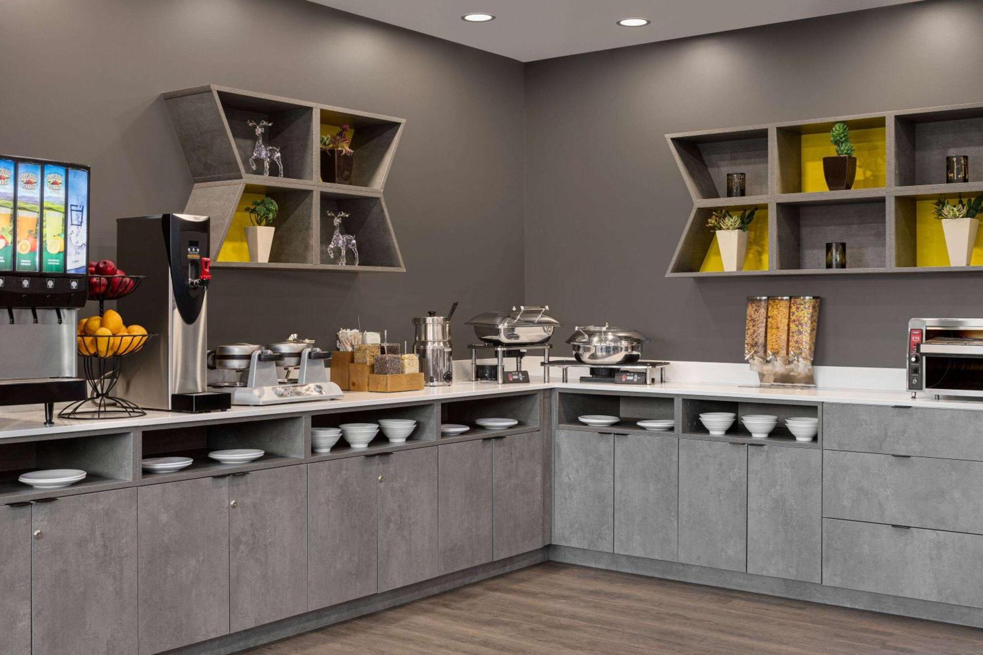 Microtel Inn & Suites By Wyndham Boisbriand Sainte-Thérèse-de-Blainville Екстериор снимка