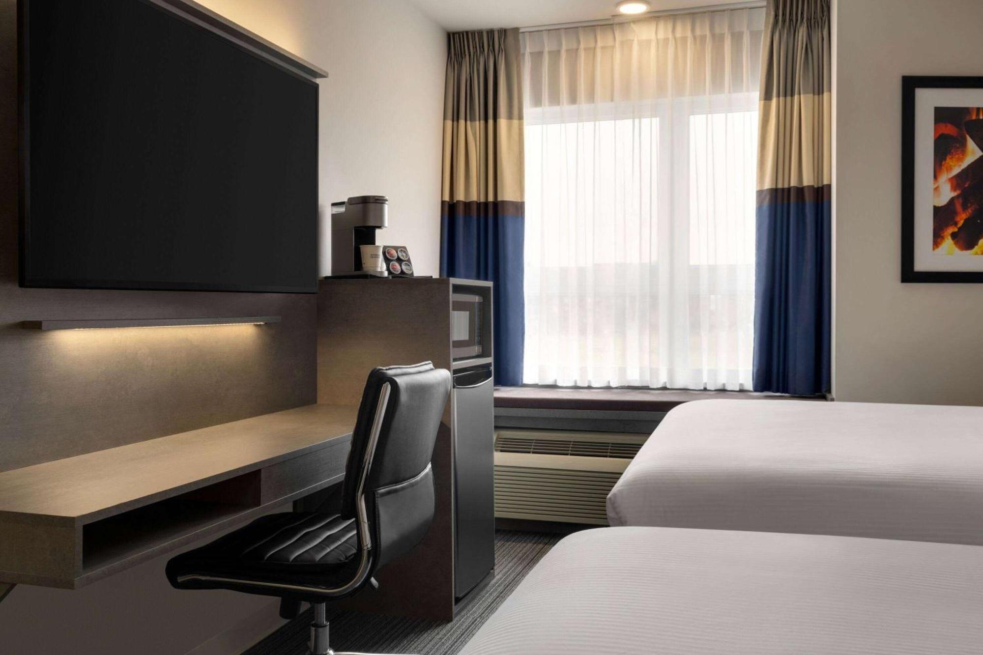 Microtel Inn & Suites By Wyndham Boisbriand Sainte-Thérèse-de-Blainville Екстериор снимка