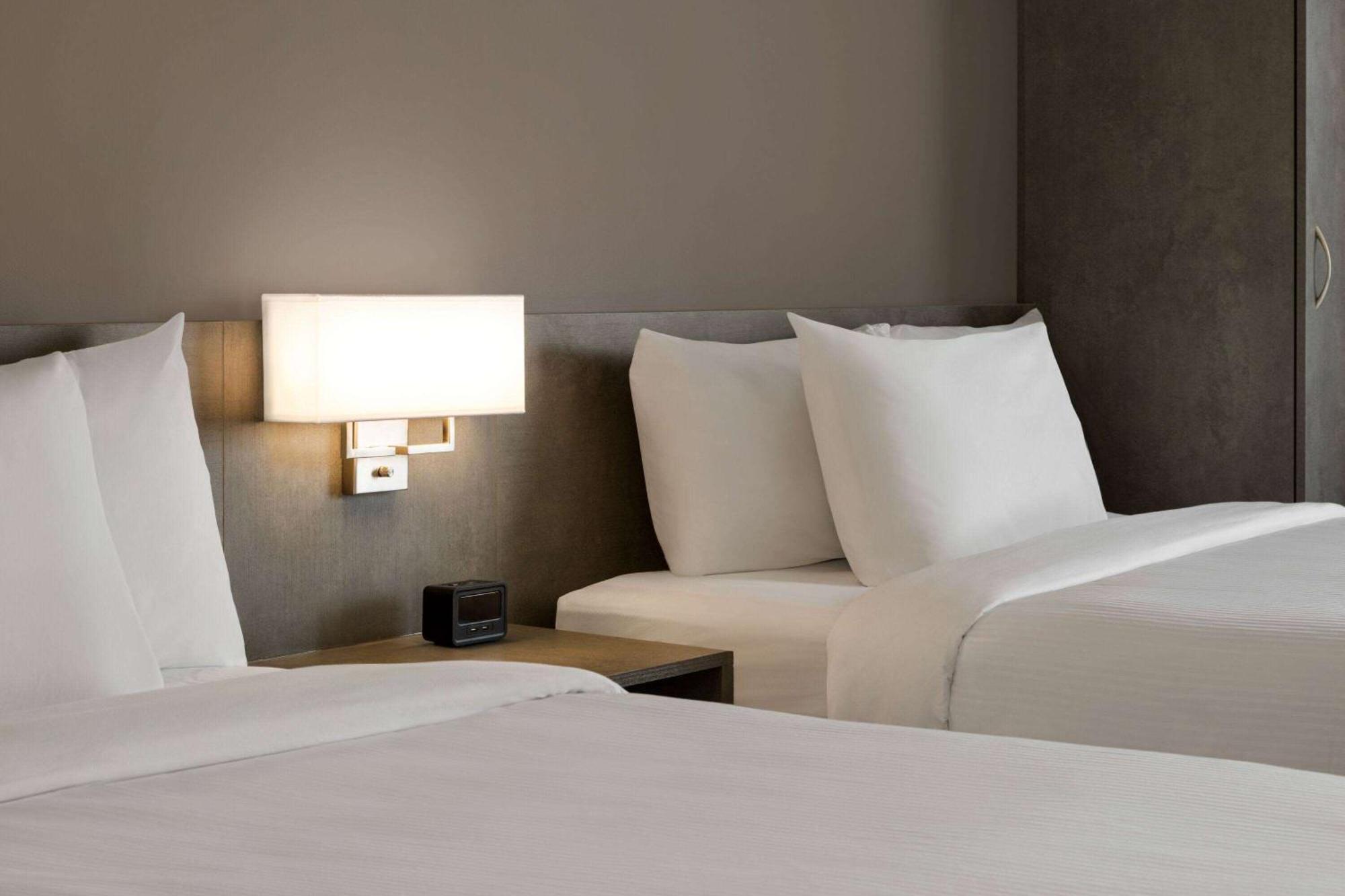 Microtel Inn & Suites By Wyndham Boisbriand Sainte-Thérèse-de-Blainville Екстериор снимка